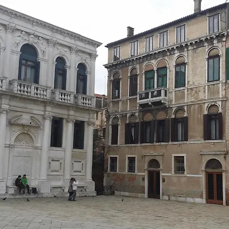 招待所 Luxury -friendly 4*